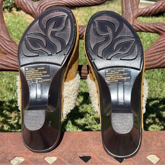 ISAAC Mizrahi Live Shearling Collar Suede Leather Embroidered Clogs - Picture 4 of 14